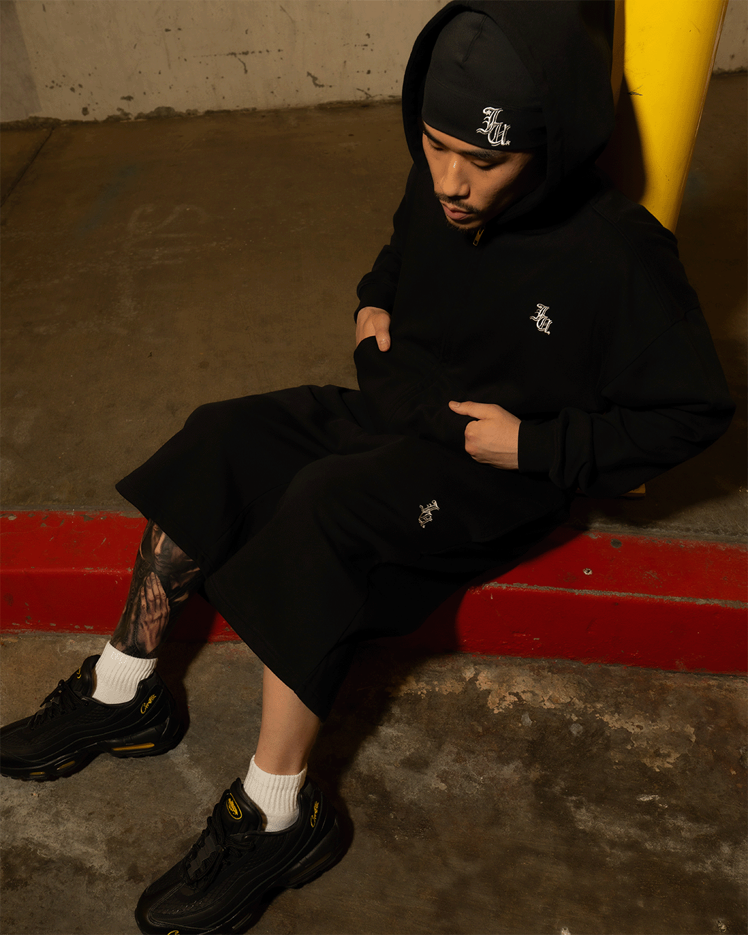 JAYU ZIP-UP (BLACK)